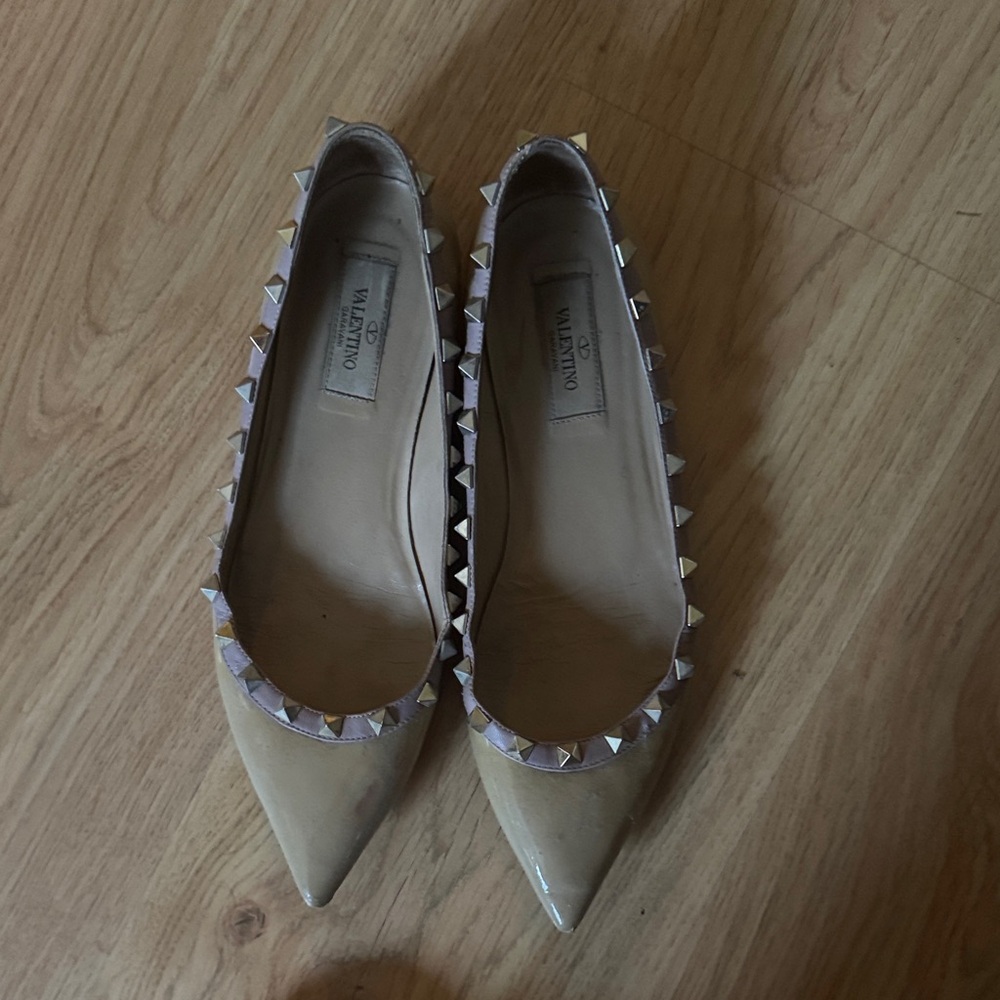Valentino Tan Studded Flats - Picture 5 of 6
